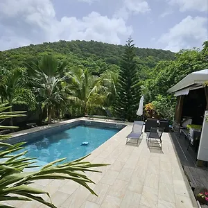 Magnifique Maison En Bois Avec Piscine Hébergement de vacances
